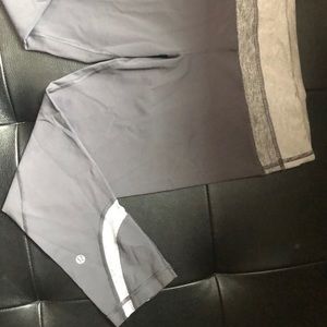Grey lululemon crop leggings